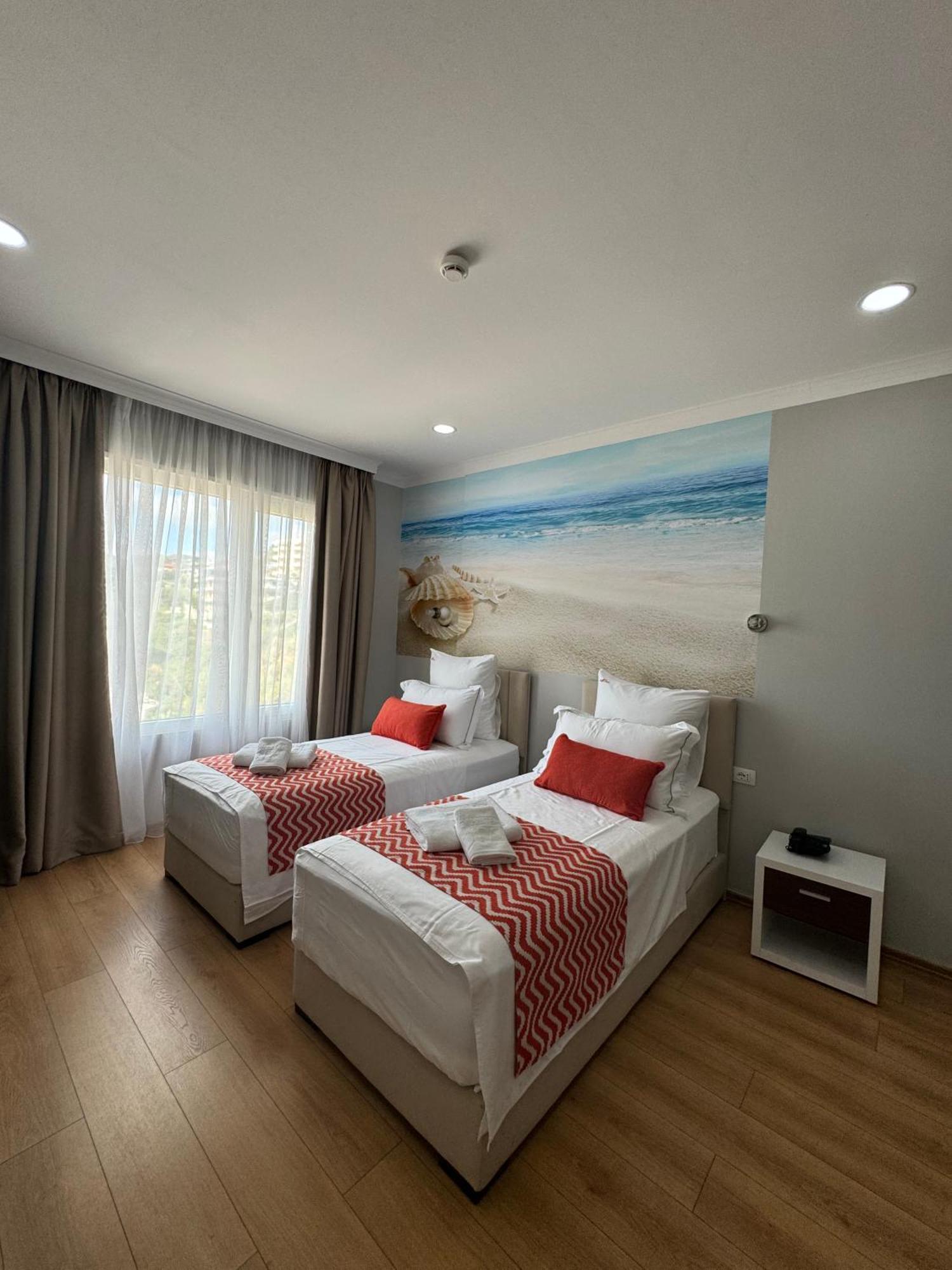 Hotel Britania วญอเรอ ภายนอก รูปภาพ