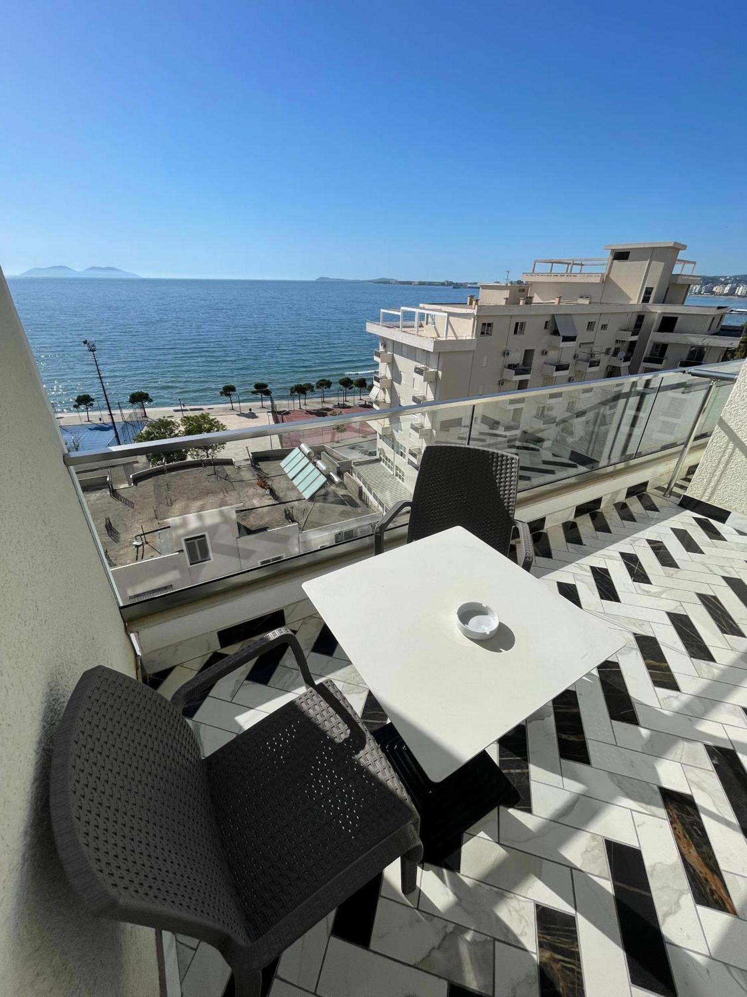 Hotel Britania วญอเรอ ภายนอก รูปภาพ