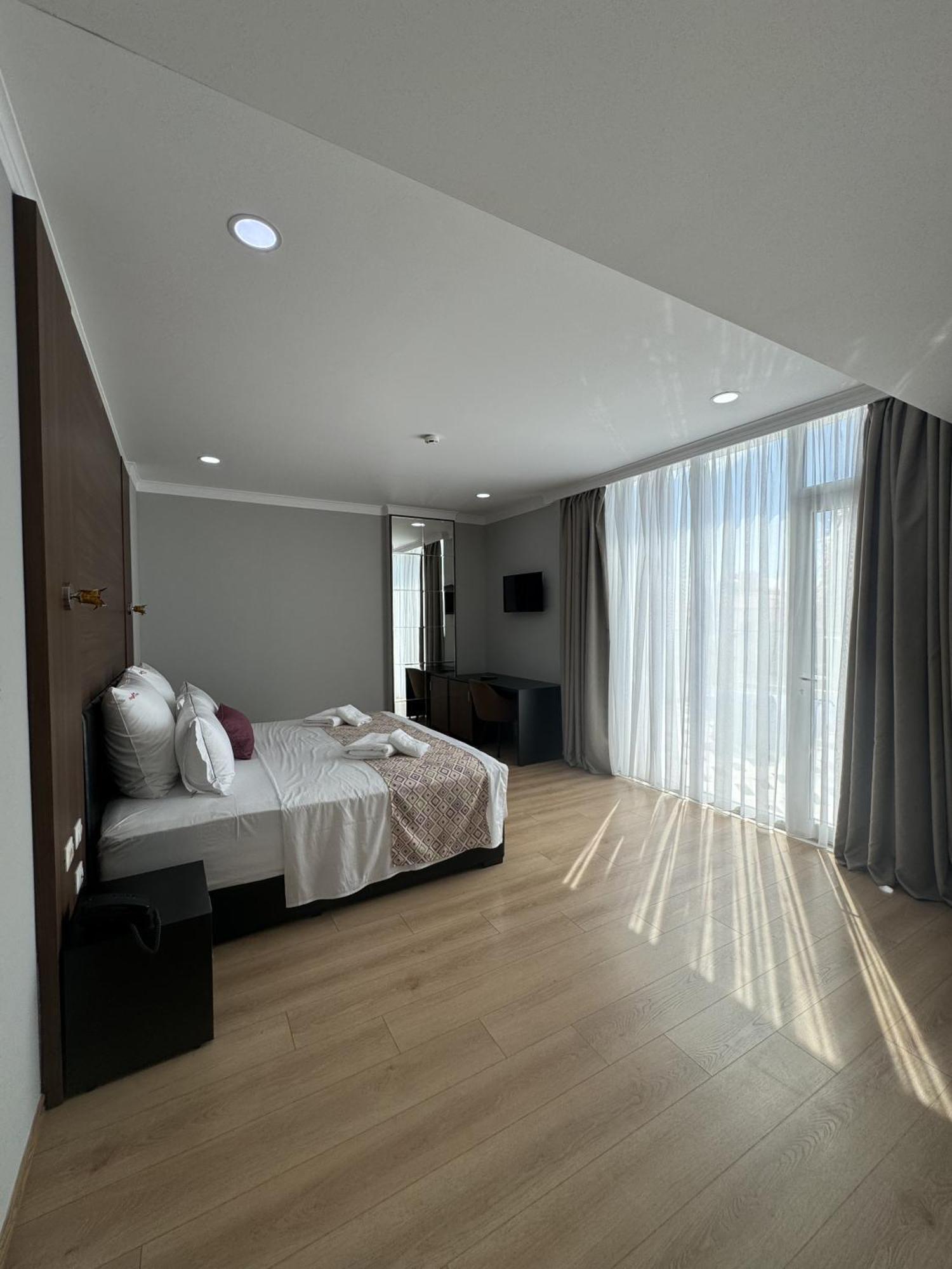 Hotel Britania วญอเรอ ภายนอก รูปภาพ